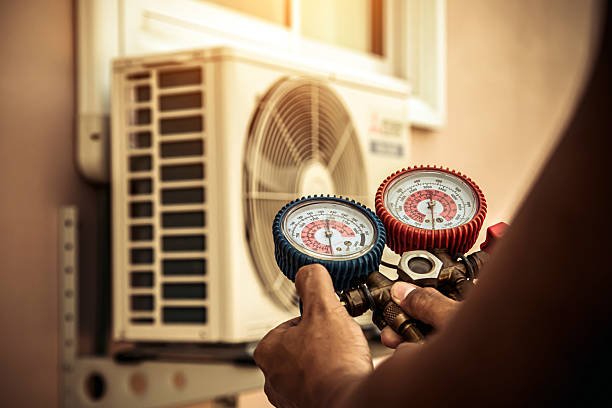 Professional Hvac technician working in Warren, OR